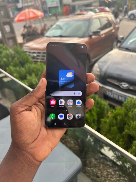 samsung S23 simple une puce