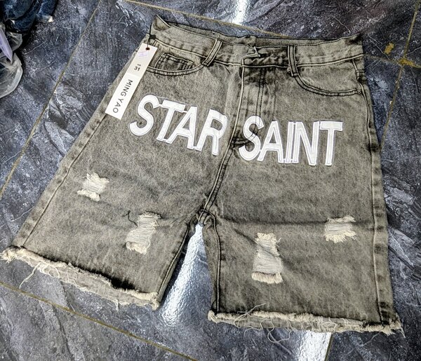 Shorts en denim déchirés