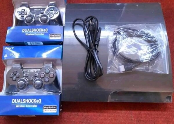 Console Sony PS3 avec Manettes