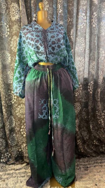 Tenue élégante en soie