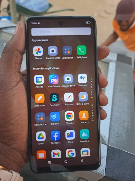 Infinix Hot 40i 128gb/4+4gb ram