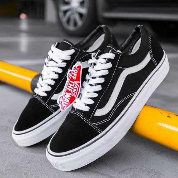 Authentic Old SkooL Vans