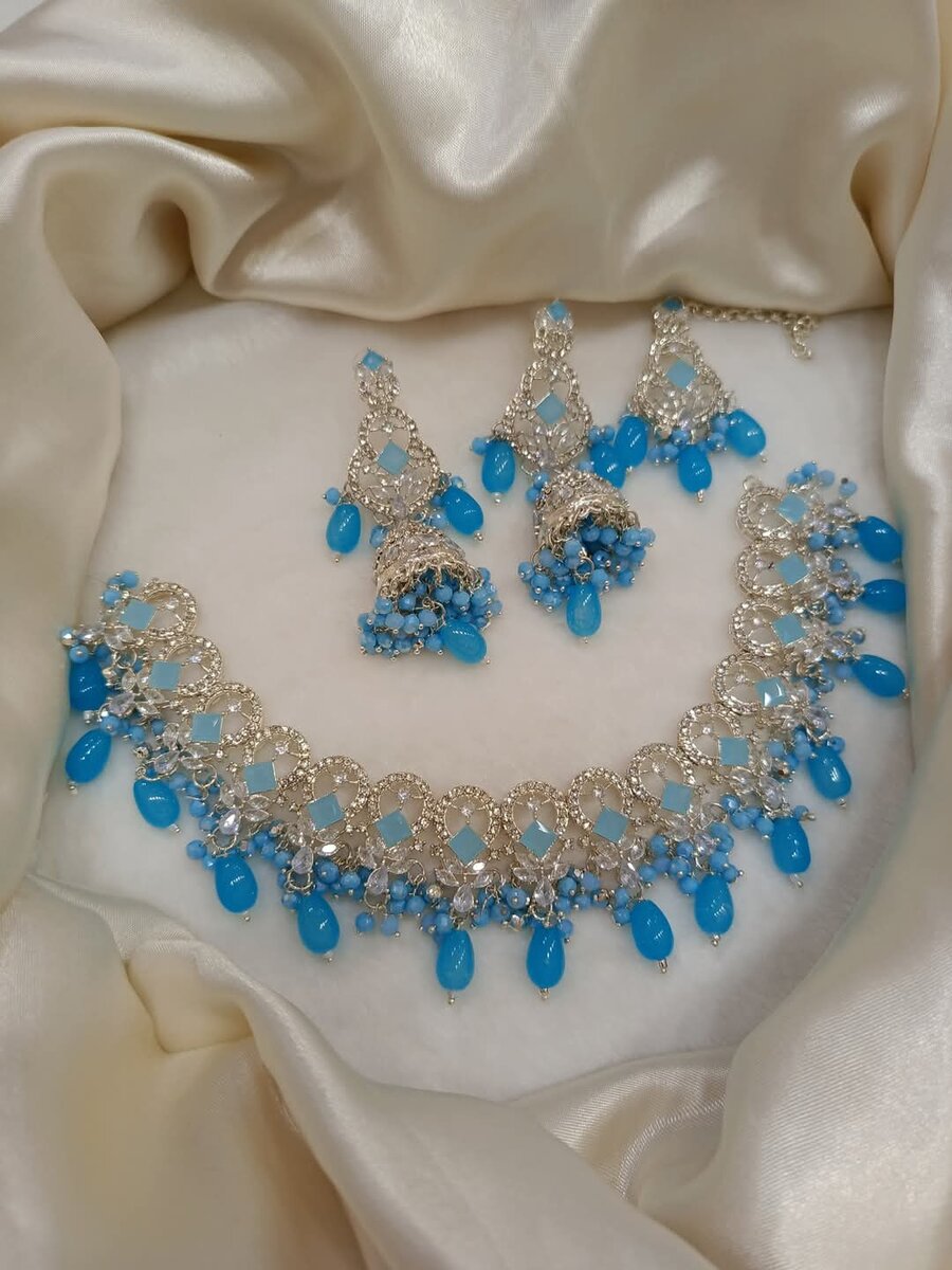 Ladies wedding set necklace and earrings