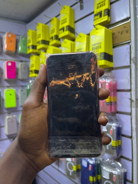 iPhone 11 pre owned  64gb