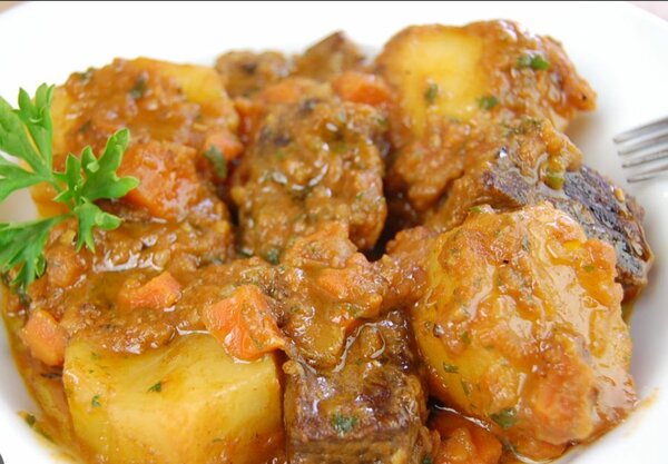 Ragoût de pomme avec viande