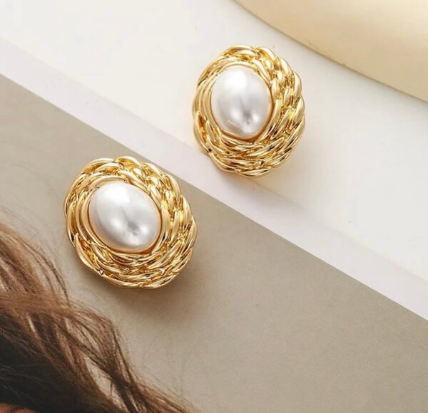 Gold Pearl Stud Earrings