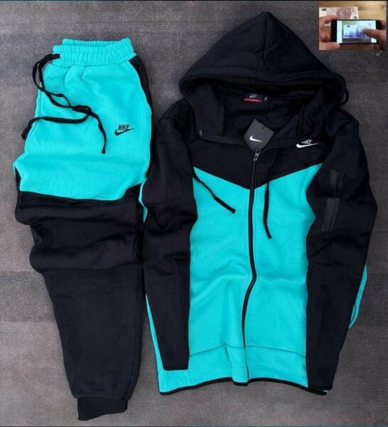 Ensemble de survêtement Nike bleu-noir