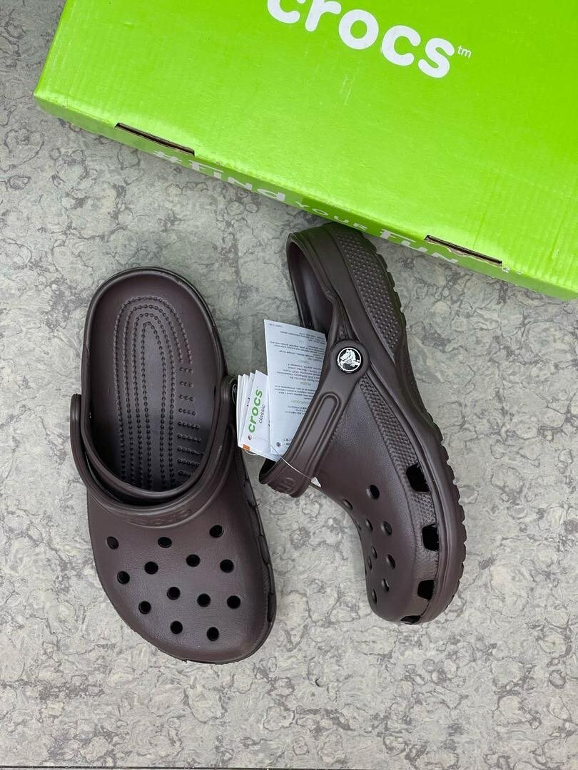 Authentic classic crocs