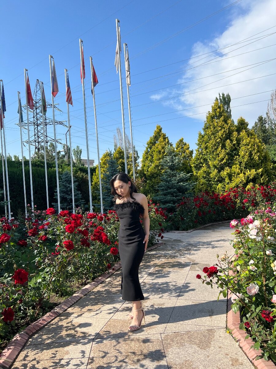 Черное платье