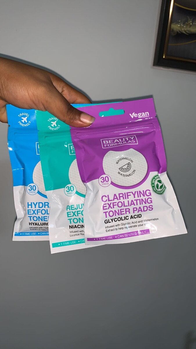 Beauty formulas exfoliating toner pads
