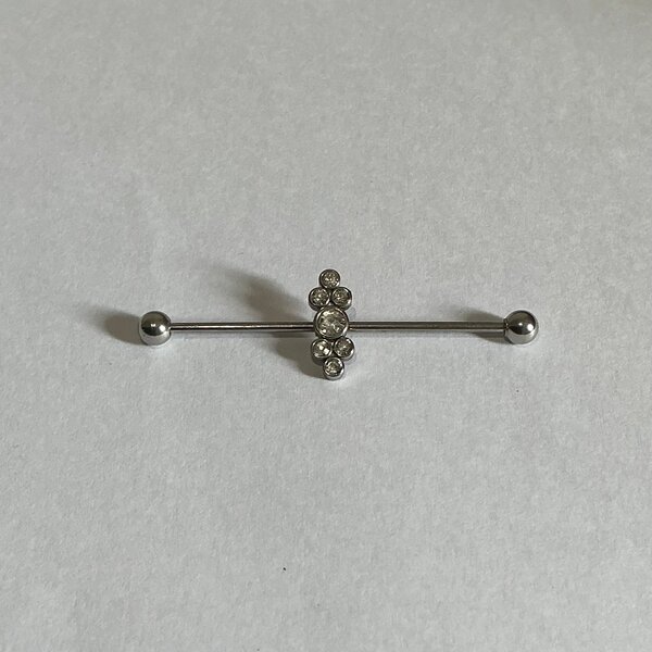 Piercing Industriel (oreille)