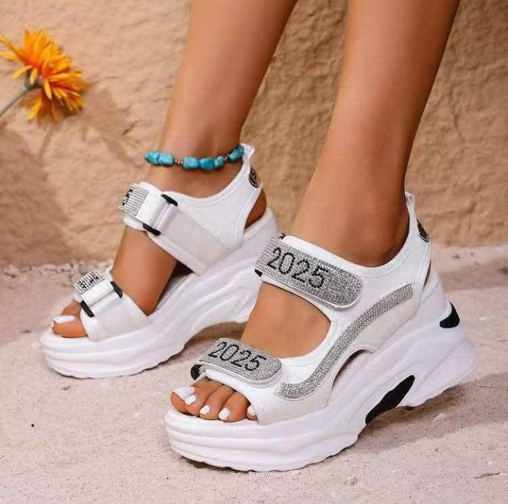 Sandales compensées blanches