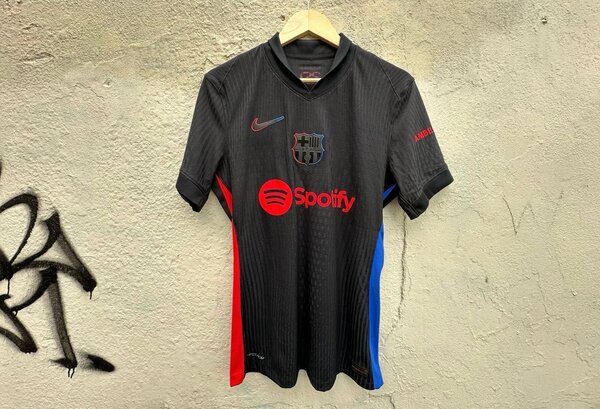 MAILLOT EXTÉRIEUR FC BARCELONE (2024-2025)