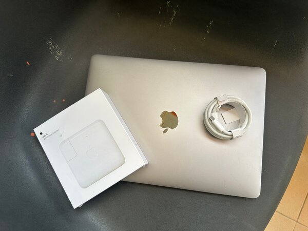 MacBook Pro 2018 core I5