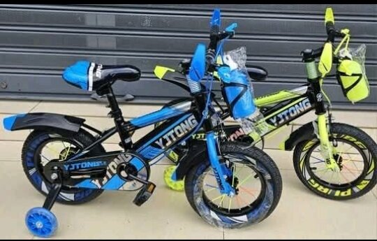 Vélo enfant 12 pouces avec roues stabilisatrices