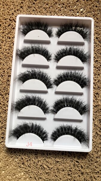 Wispy lashes