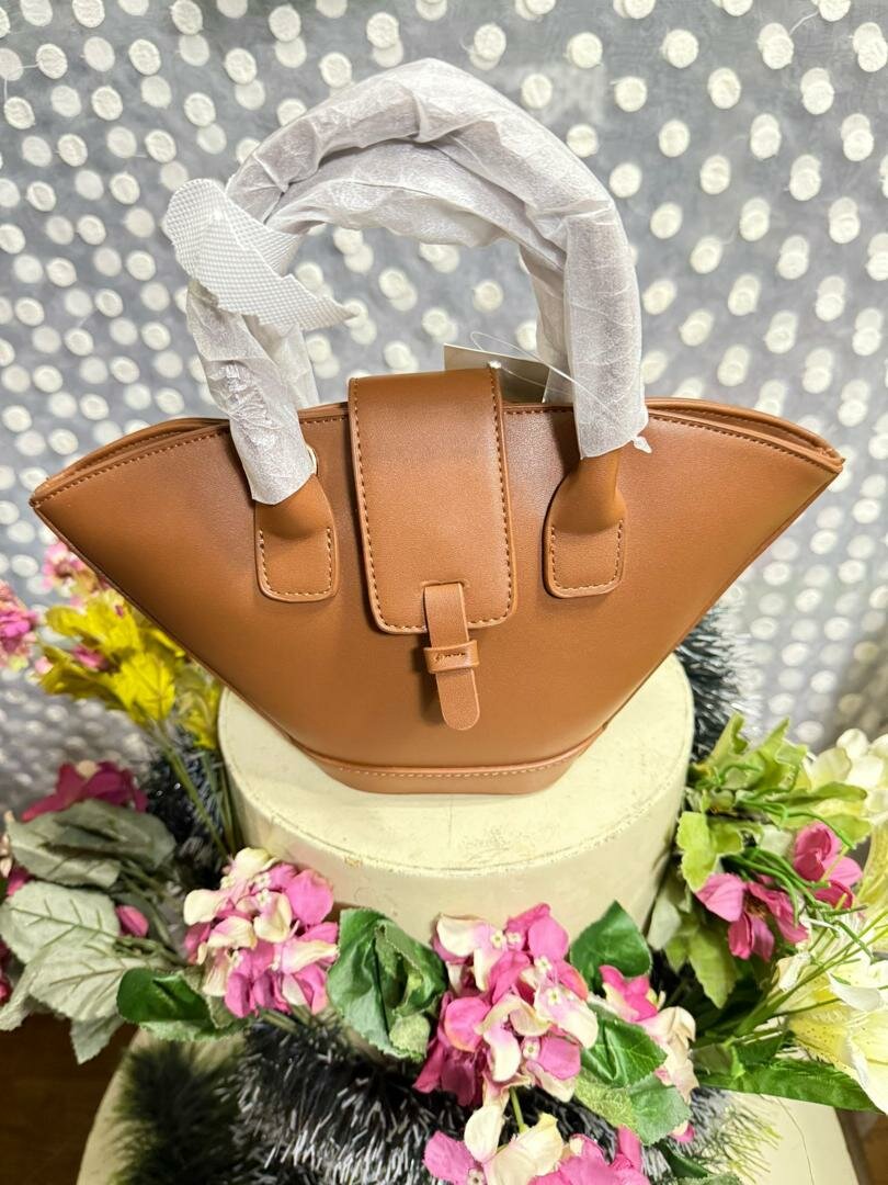 Sac à main moderne en cuir