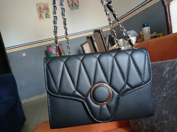 Sac à main noir élégant