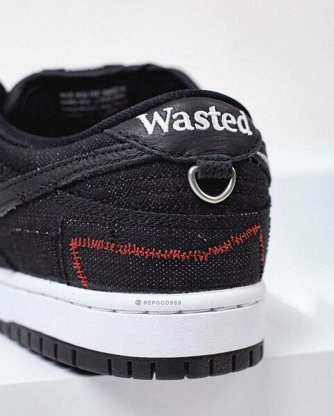 SB DUNK LOW  BLACK