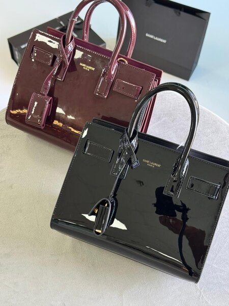 Sac à main élégant brillant