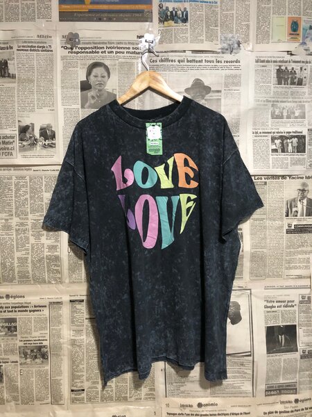 T-shirt graphique 'Love' unisexe