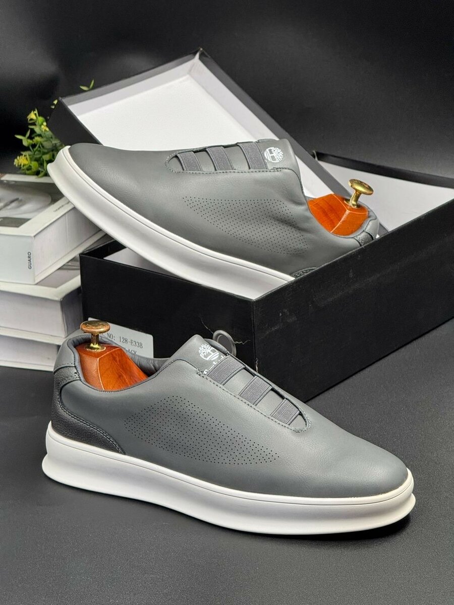 TIMBERLAND GREY AND WHITE