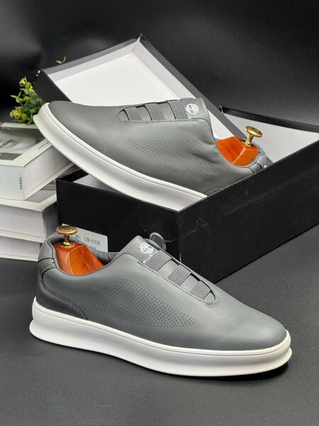 TIMBERLAND GREY AND WHITE