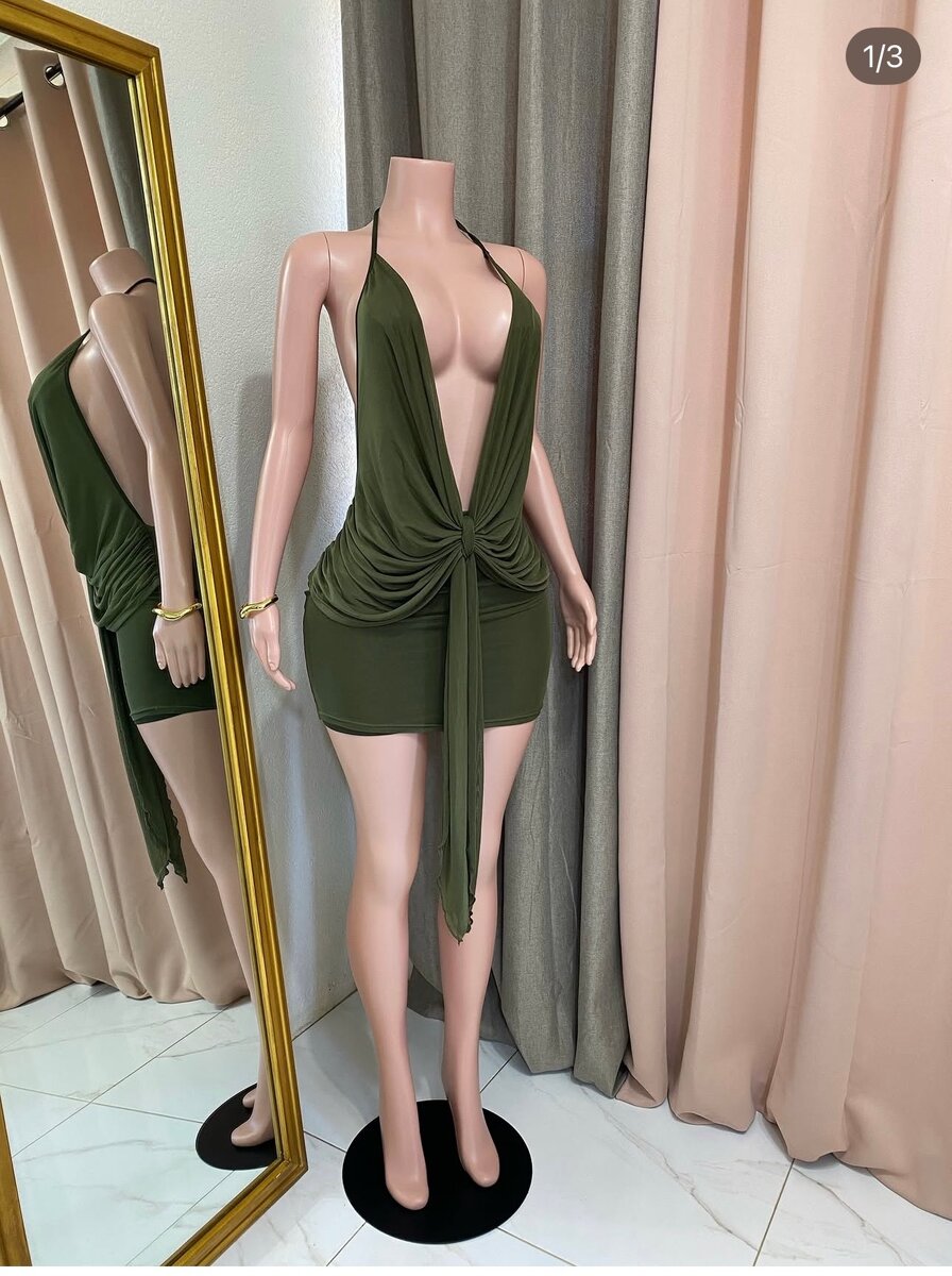 Tenue élégante drapée