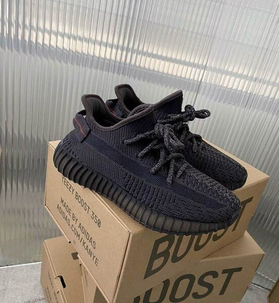 Chaussures adidas Yeezy Boost 350