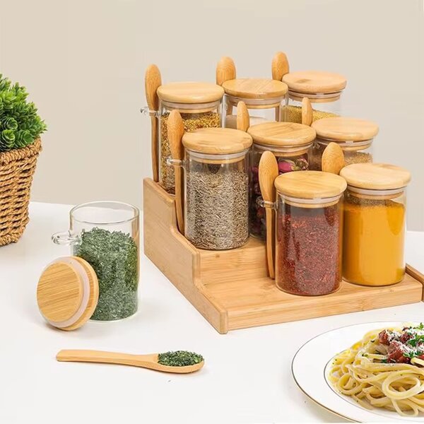 Bocaux en verre avec cuillères