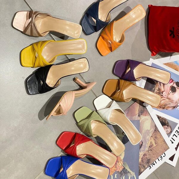 Sandales à talons colorées