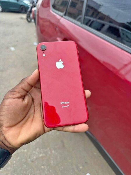 iPhone XR Reconditionné - Rouge ou Noir