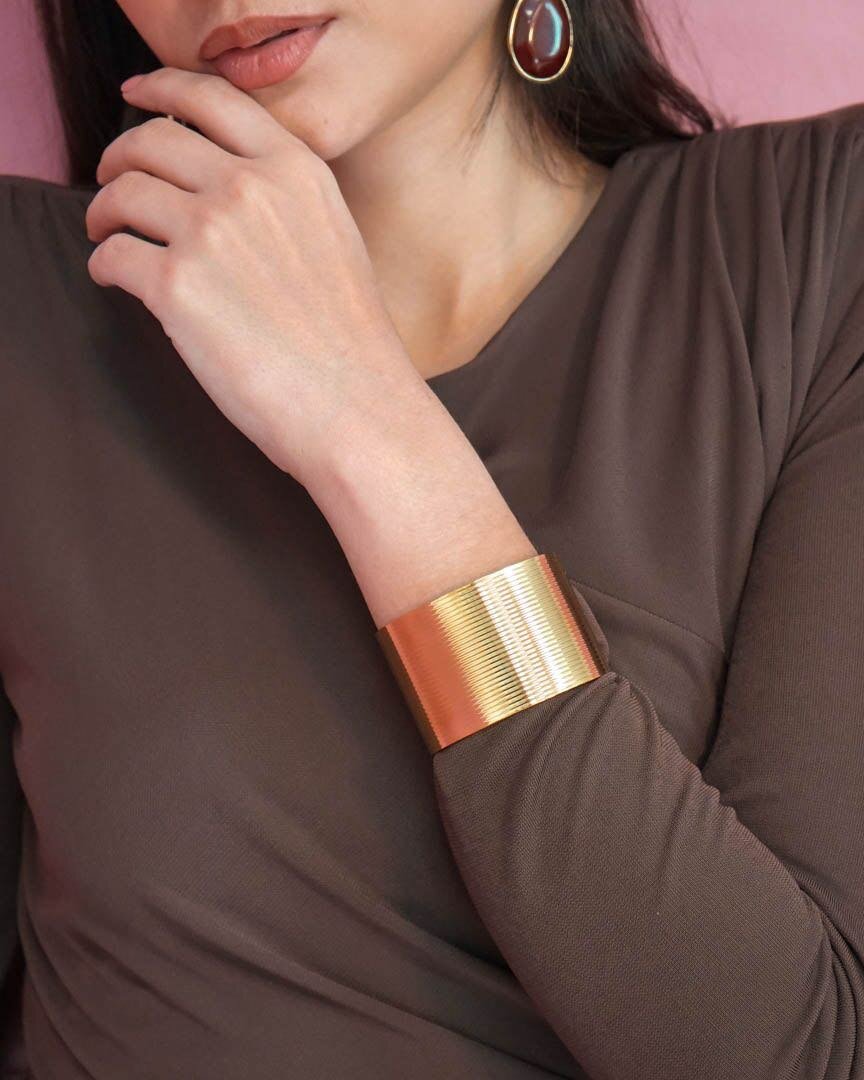 Bracelet manchette doré élégant
