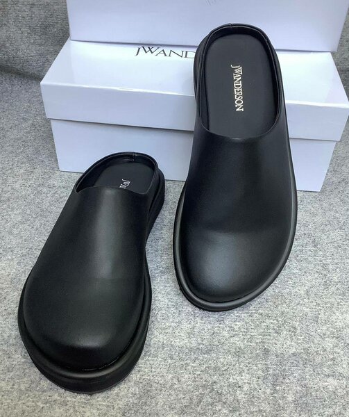 Mules en cuir élégantes