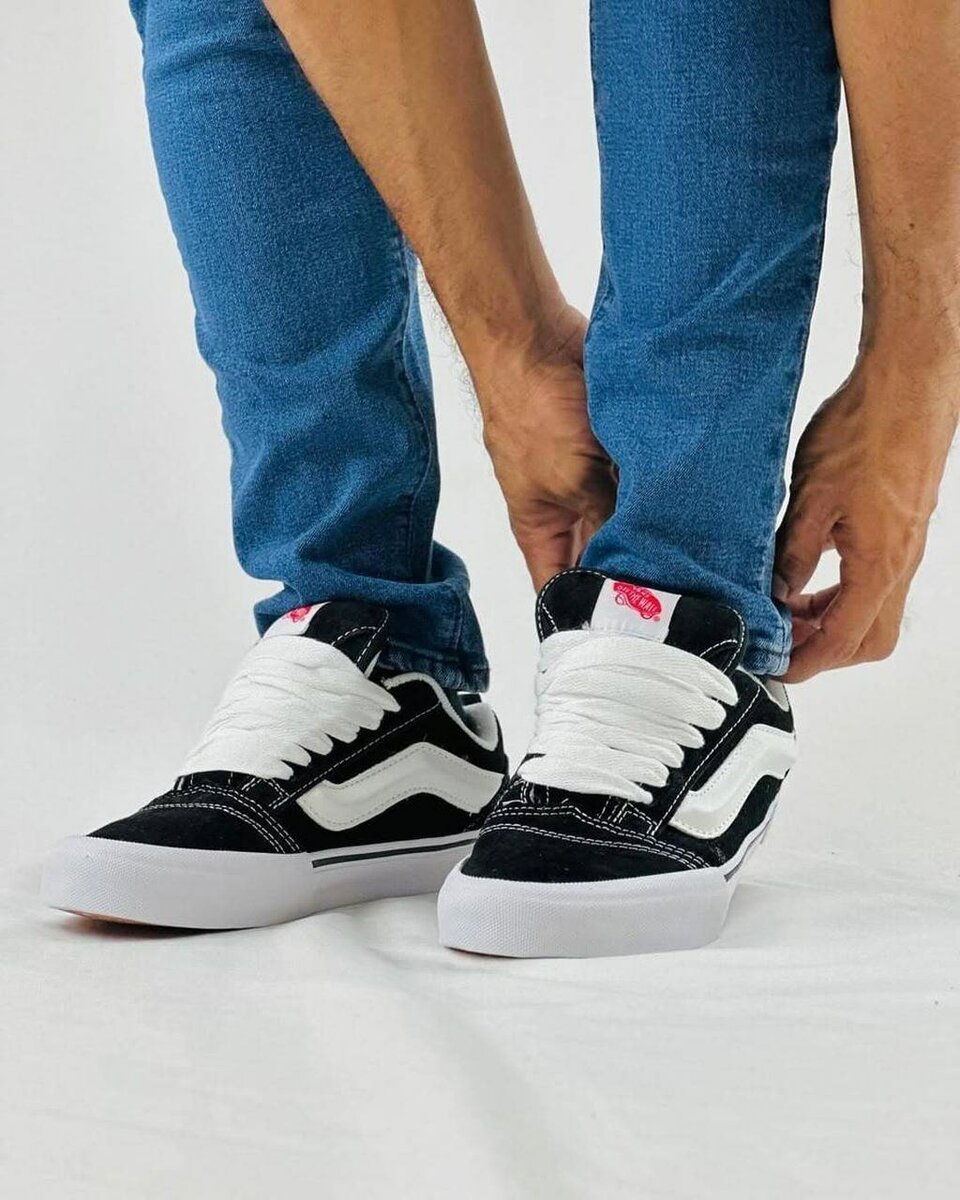 Baskets noires modernes