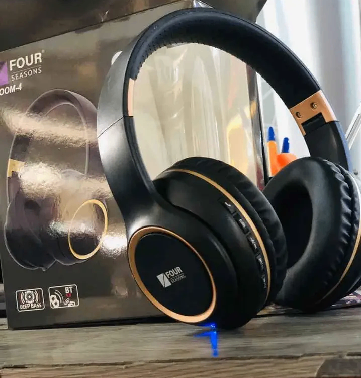 Four seasons boom 4 headphones