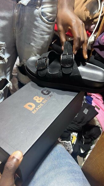 Sandales Noires Luxueuses