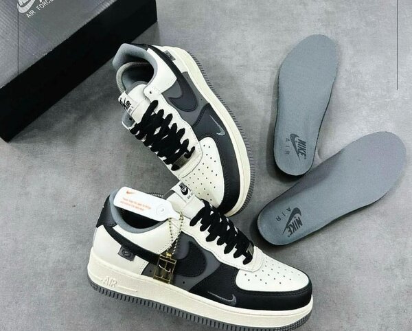 NIKE AIRFORCE CLASSIC