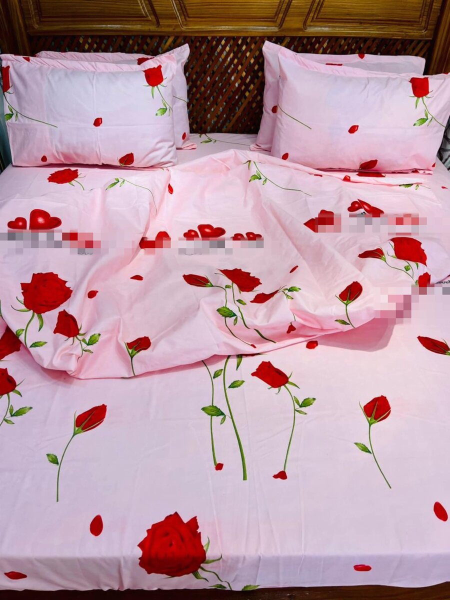  set includes 2 flat bedsheets and 4 standard pillowcases.