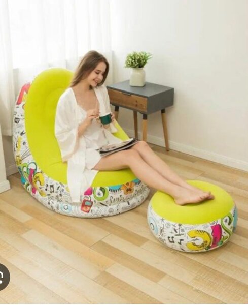 Chaise longue gonflable colorée