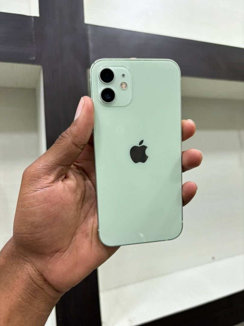 iPhone 12 128go quasi neuf