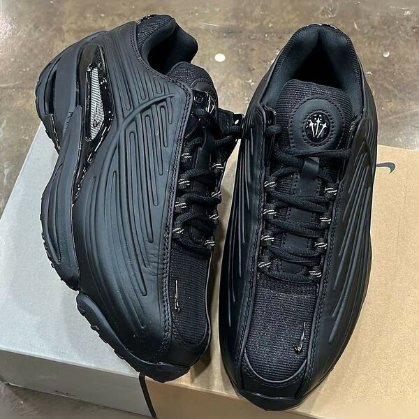 Authentic notch kicks