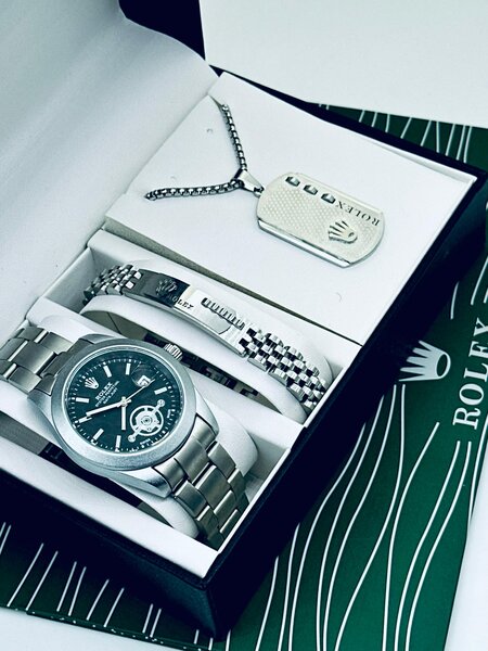 Montre homme élégante dorée