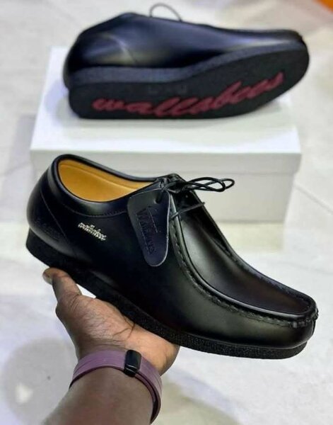 Chaussures en cuir noir élégantes