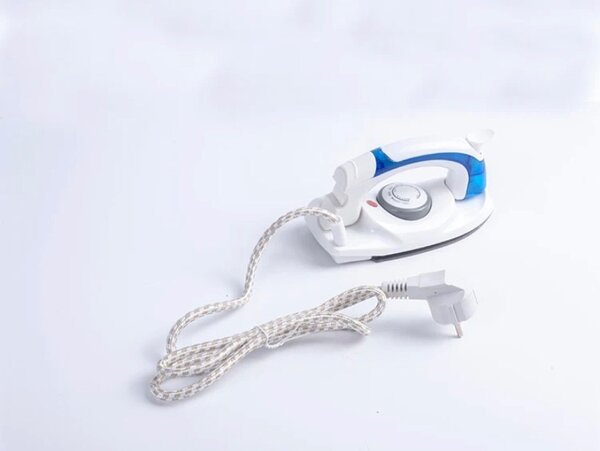 Fer à repasser pliable