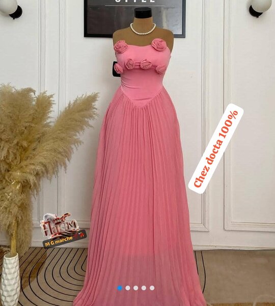 Robe longue rose élégante