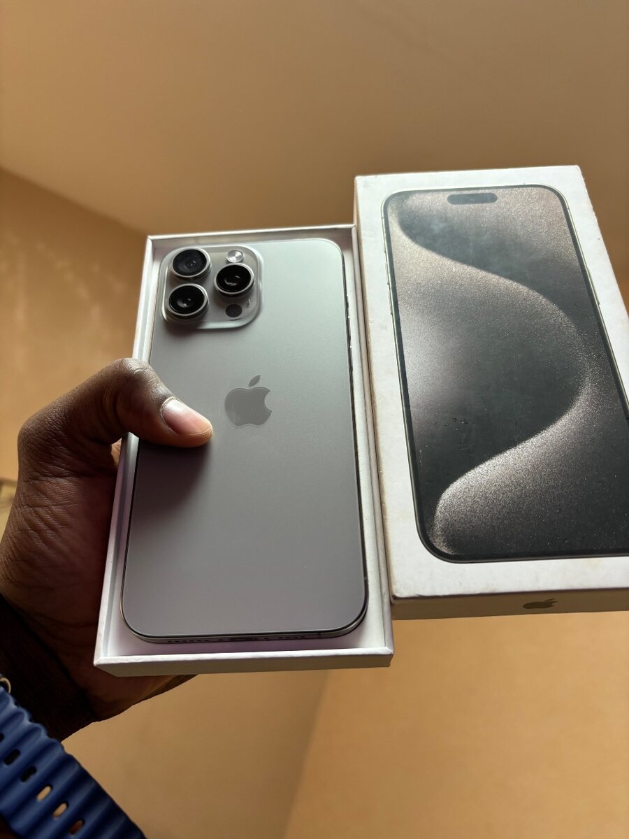 BOXED Phone 15pro max 256GB