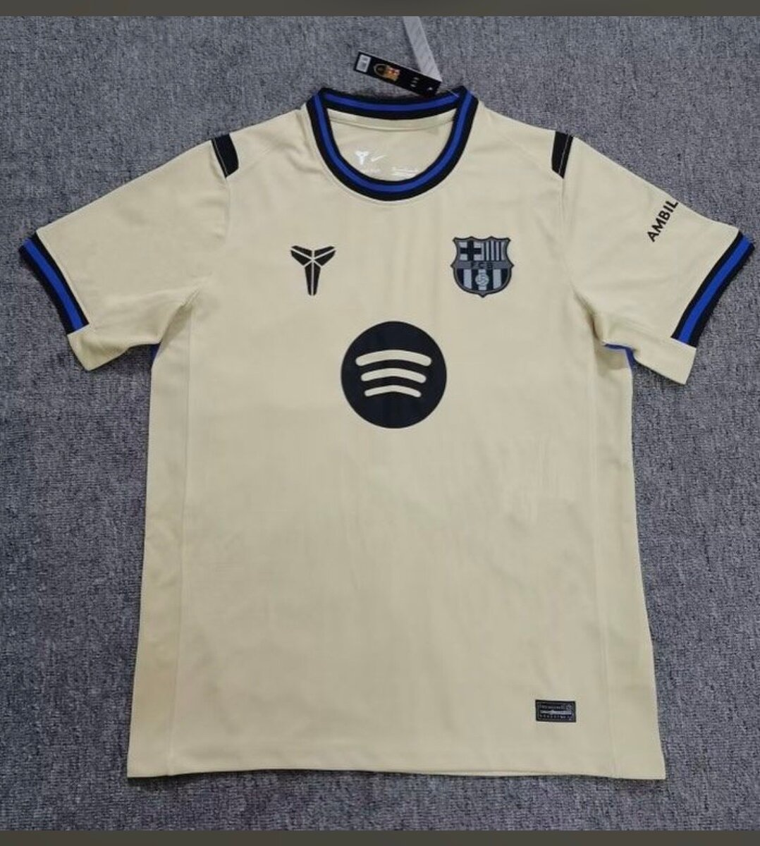 T-shirt de football officiel