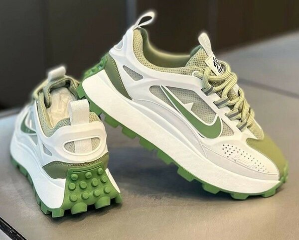 Sneakers de sport modernes unisexes