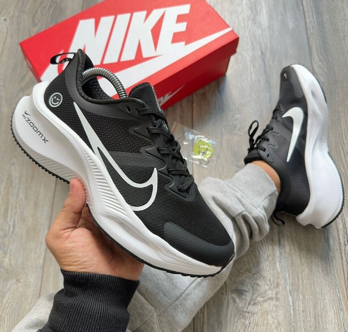 Chaussures de course Nike ZoomX